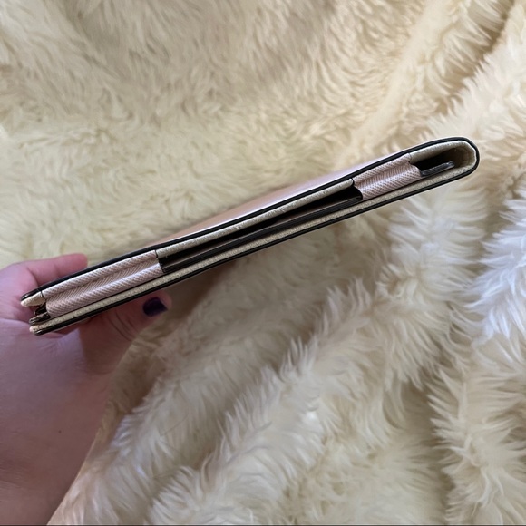 Micheal Kora iPad Air case - Picture 10 of 12